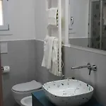 Un Nido Sui Tetti Vicino Al Mare Lejlighed *
