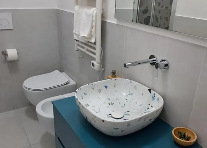 Un Nido Sui Tetti Vicino Al Mare Διαμέρισμα