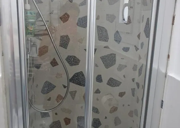 Un Nido Sui Tetti Vicino Al Mare Διαμέρισμα